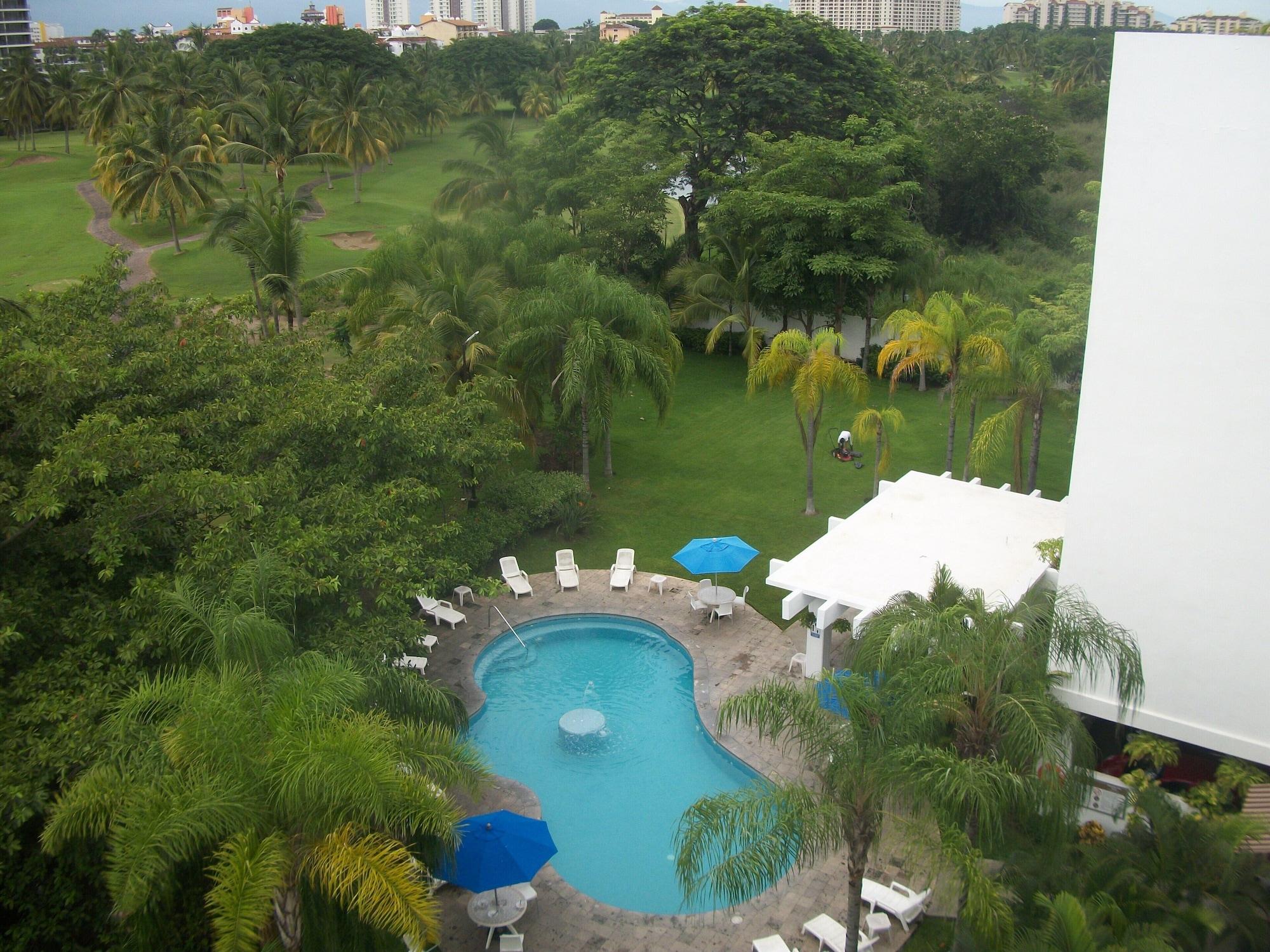 Comfort Inn Puerto Vallarta Golfside & Marina Buitenkant foto