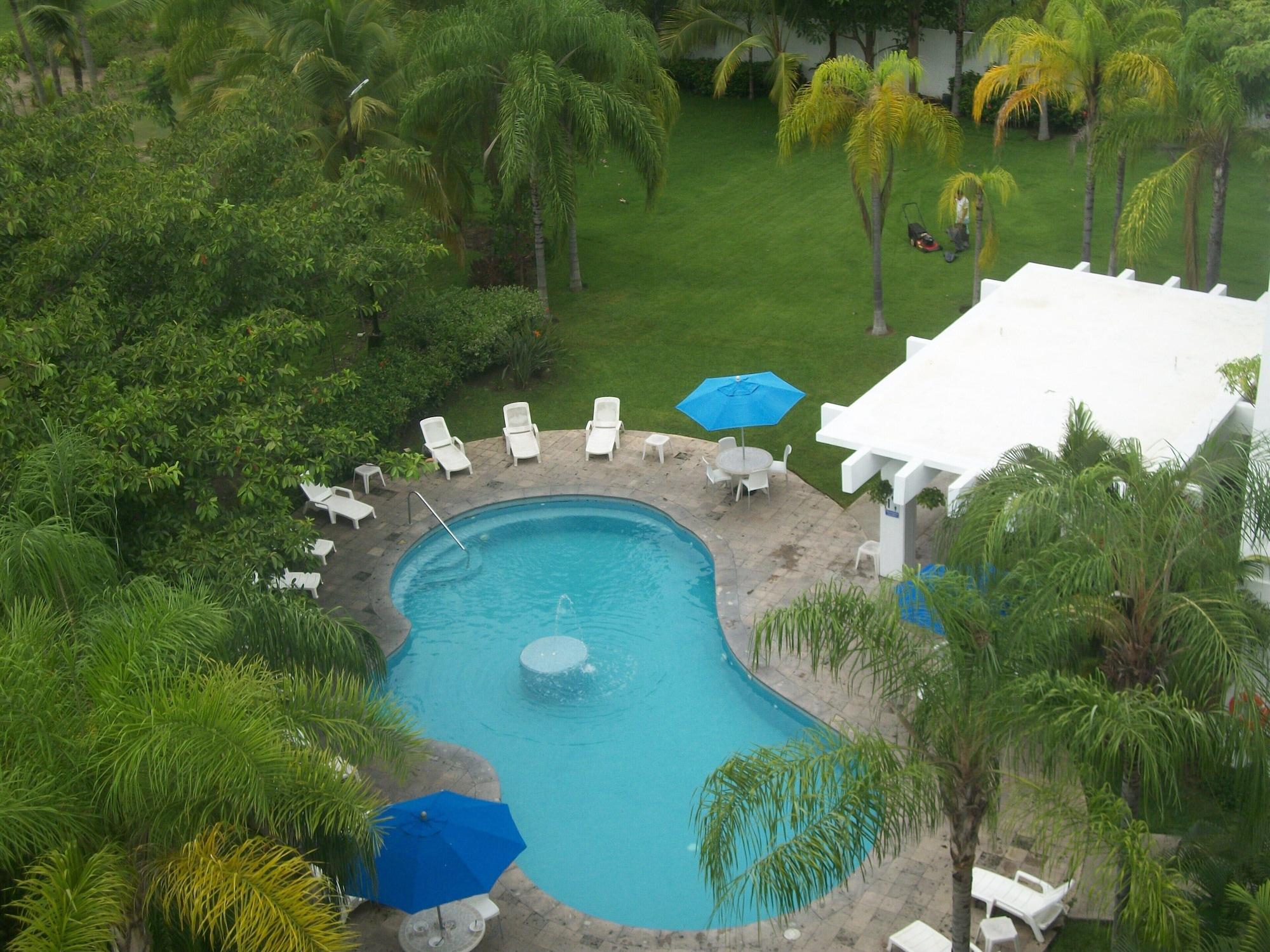 Comfort Inn Puerto Vallarta Golfside & Marina Buitenkant foto