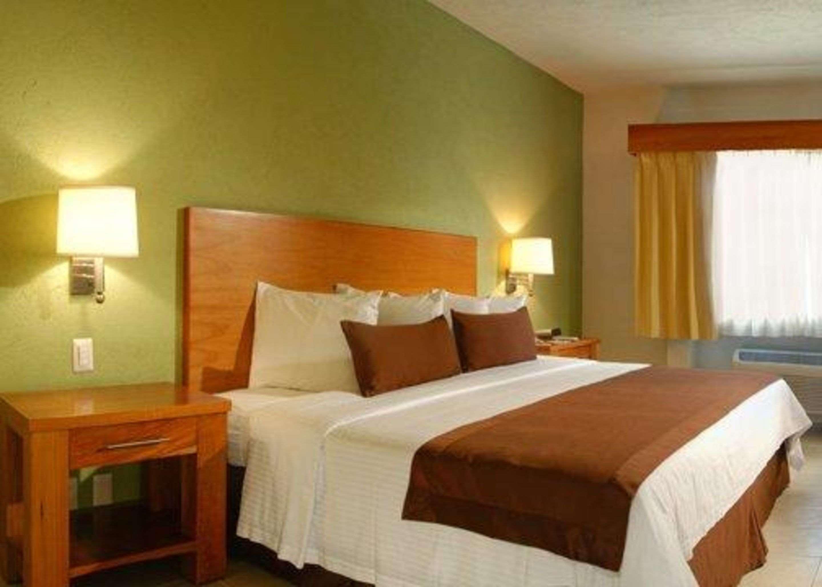 Comfort Inn Puerto Vallarta Golfside & Marina Buitenkant foto