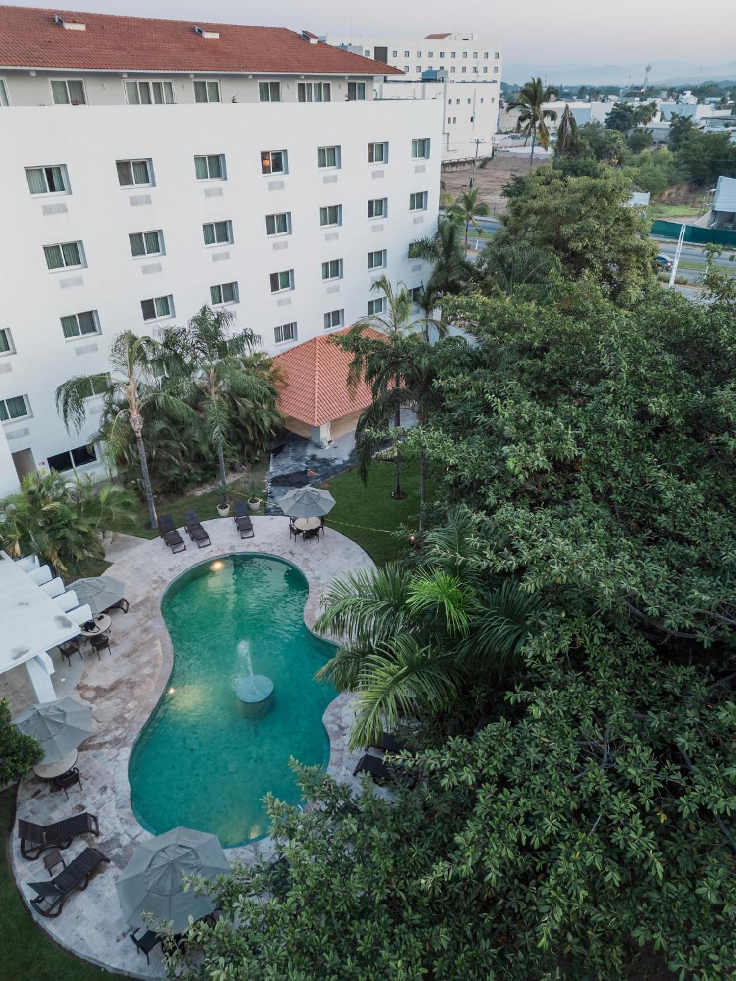 Comfort Inn Puerto Vallarta Golfside & Marina Buitenkant foto