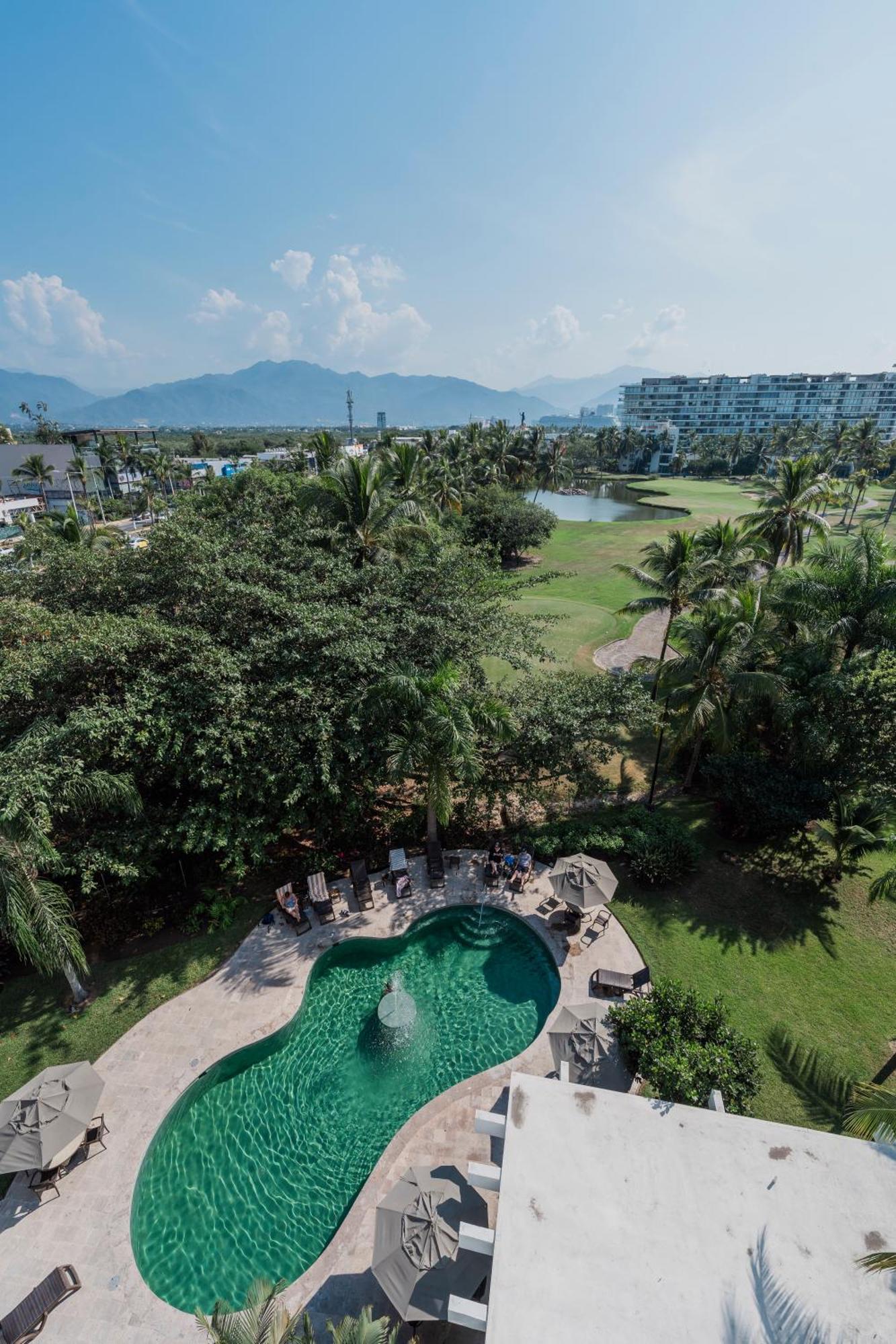 Comfort Inn Puerto Vallarta Golfside & Marina Buitenkant foto