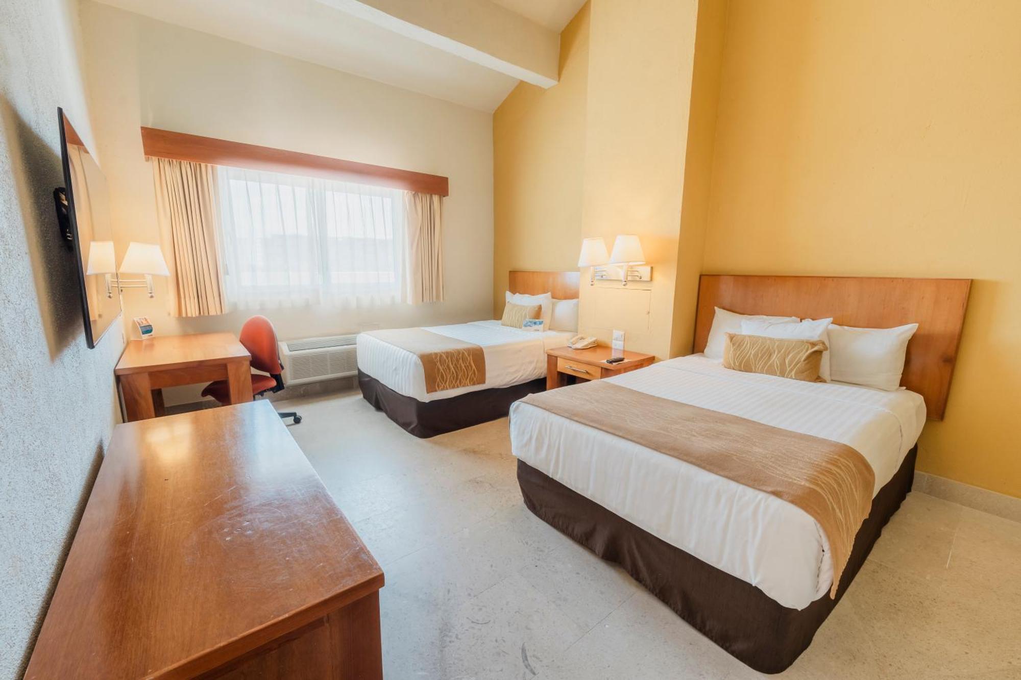 Comfort Inn Puerto Vallarta Golfside & Marina Buitenkant foto