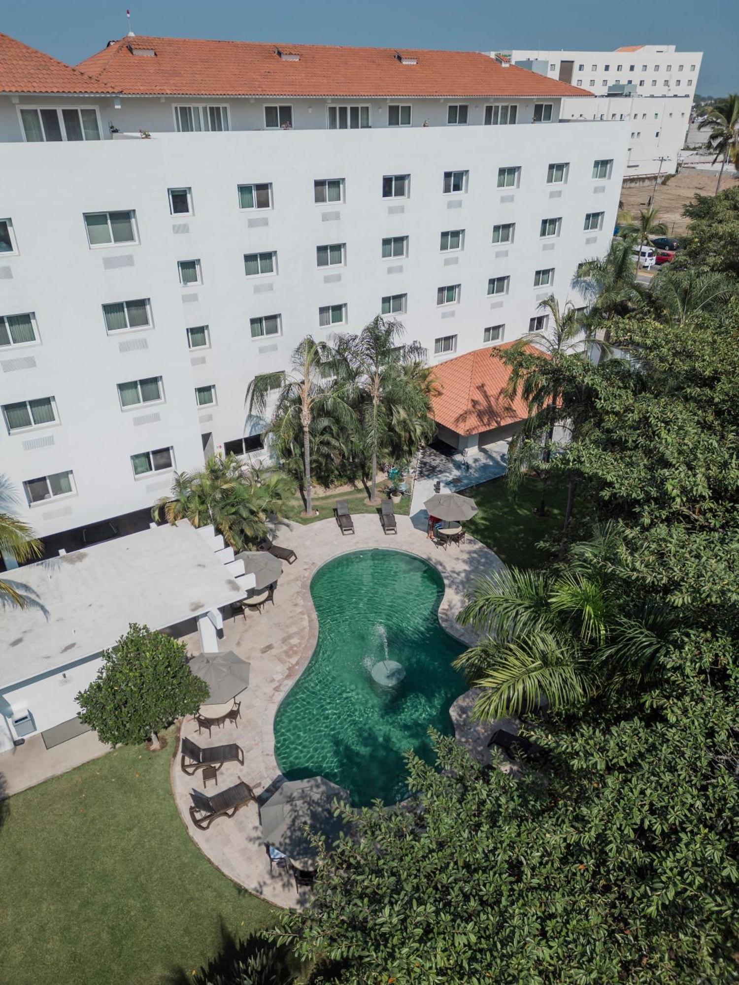 Comfort Inn Puerto Vallarta Golfside & Marina Buitenkant foto