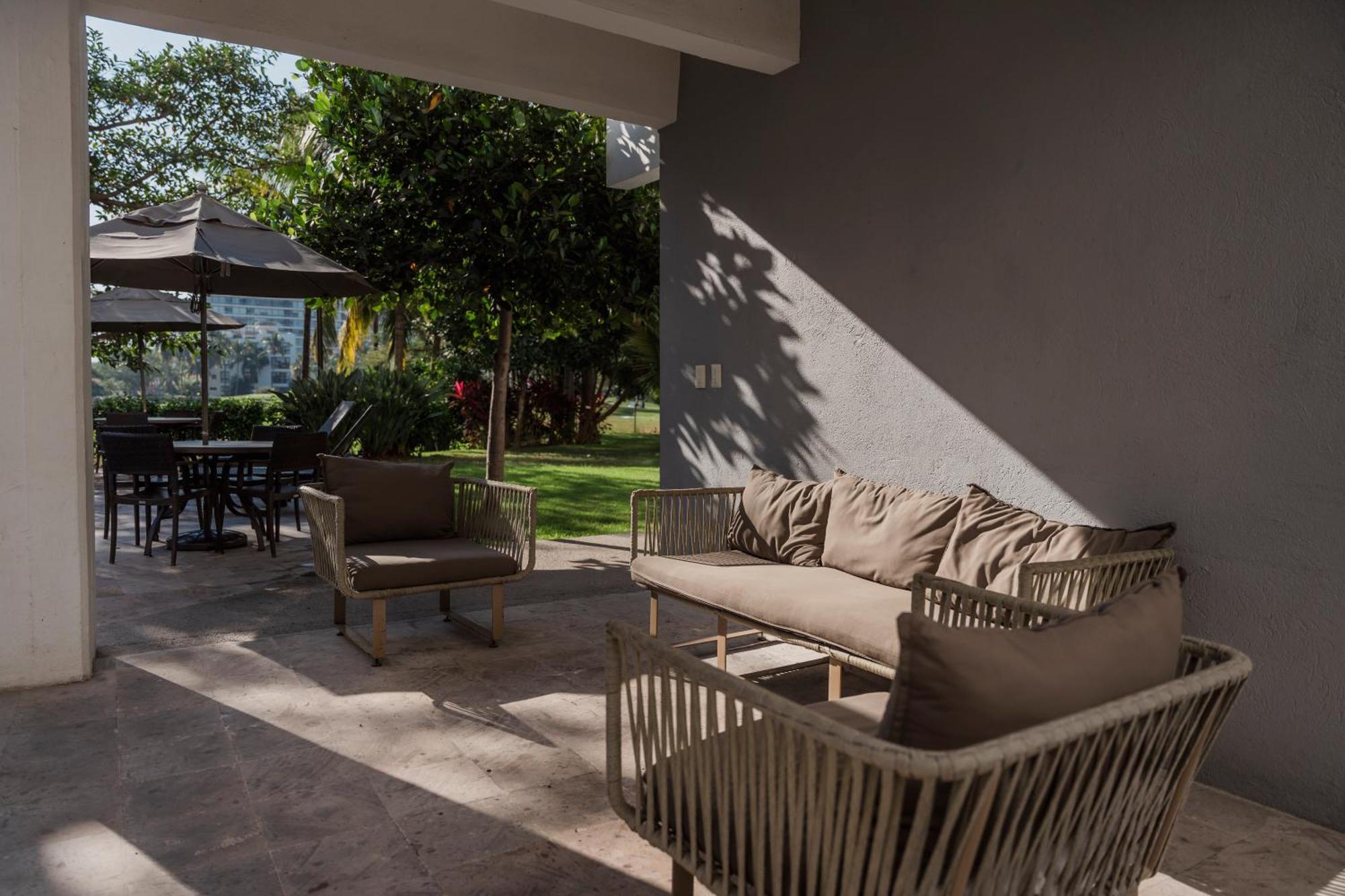 Comfort Inn Puerto Vallarta Golfside & Marina Buitenkant foto
